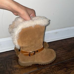 Brown uggs boots